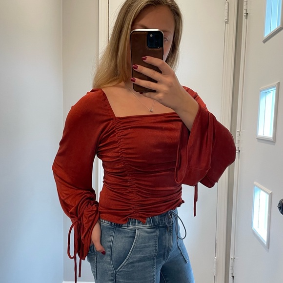Free People Intimately Meant To Be Ruched Top Bell Sleeve in Cherry Chai -size M - Picture 5 of 13